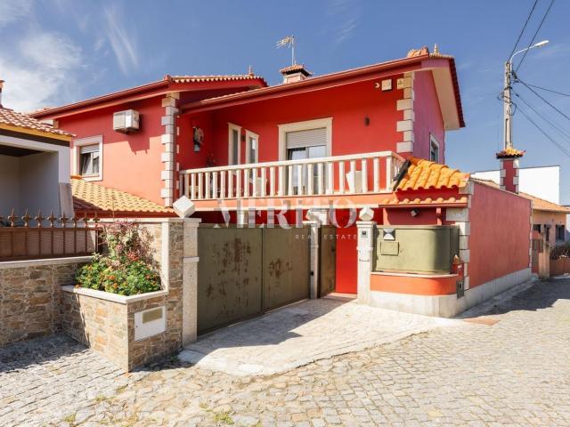 Moradia, Galegos Santa Maria
