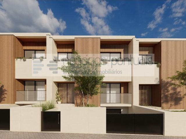 Moradia Gaveto T3, com boa localização