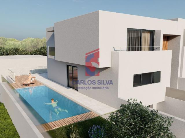 Moradia Gaveto T3 com piscina Barcelos