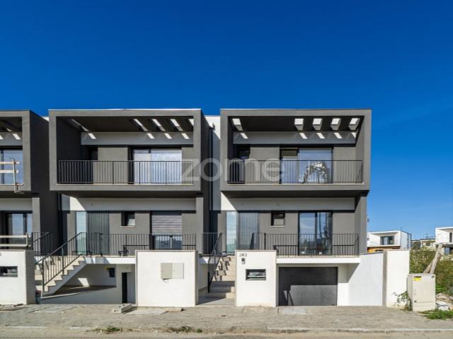 Moradia Gaveto T3 | Construção | Frossos Braga | Amplo Espaço Exterior