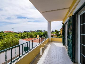 Moradia familiar com quintal, no Cobre m² Birre