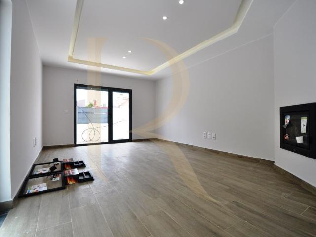 Moradia geminada nova T3 com garagem e terraço na Quinta do. 0m² Quinta Do Conde