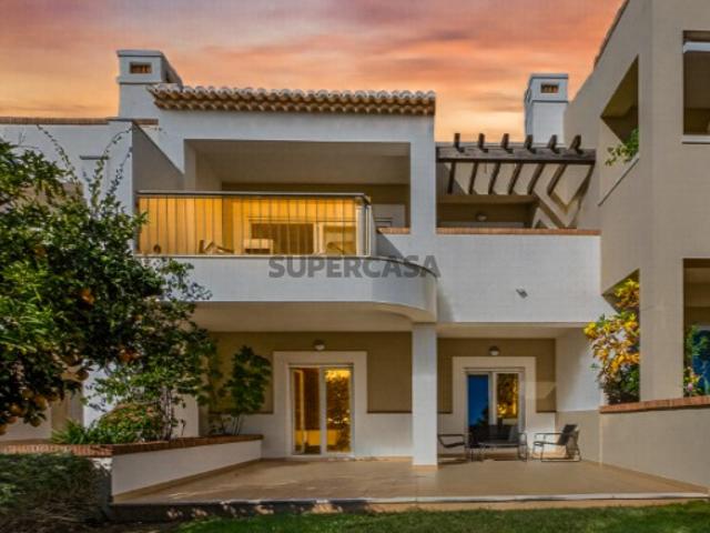 Bela moradia com 3 quartos com piscina e vista para o mar e as montanhas