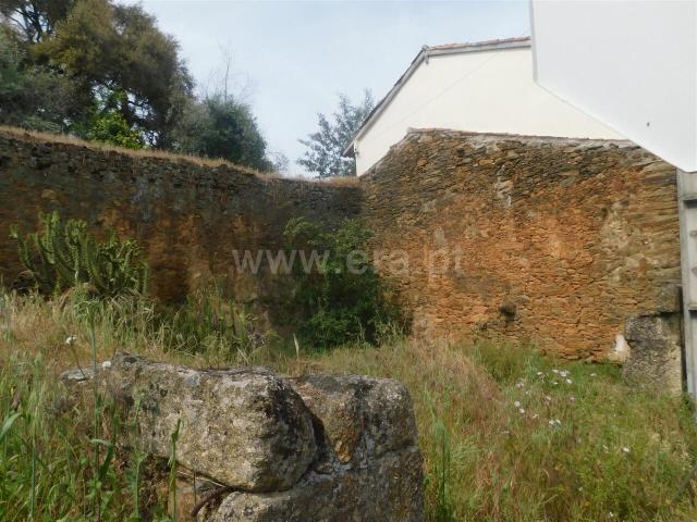 Moradia Geminada Estúdio / Covilhã, Tortosendo