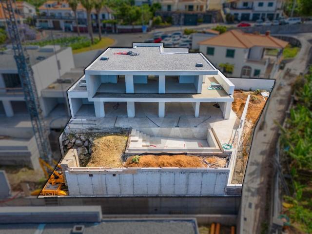 Moradia Geminada de Luxo T4 com Piscina e Vista Mar | Arco d. 303m² Arco Da Calheta