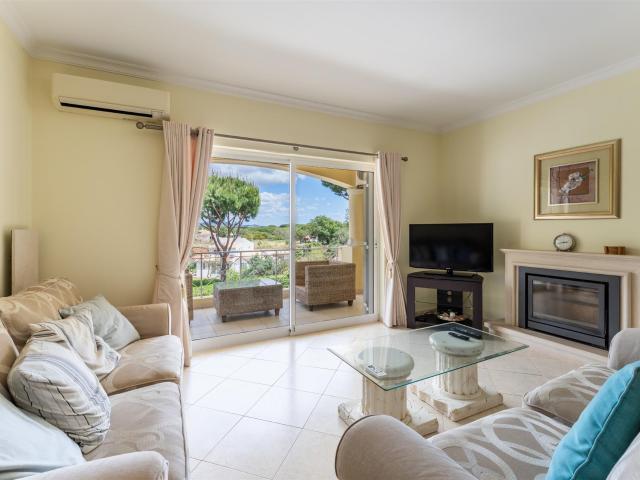 Moradia geminada de 4 quartos 281m² Quarteira