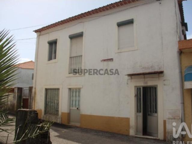 Moradia geminada T4 em Malhou, Louriceira e Espinheiro de 178,36 m²