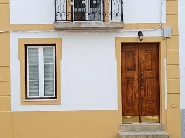 Moradia geminada em Nossa Senhora da Graça de Póvoa e Meadas. 72m² Nossa Senhora Da Graça De Póvoa E Meadas