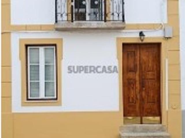 Moradia geminada em Nossa Senhora da Graça de Póvoa e Meadas de 72 m²