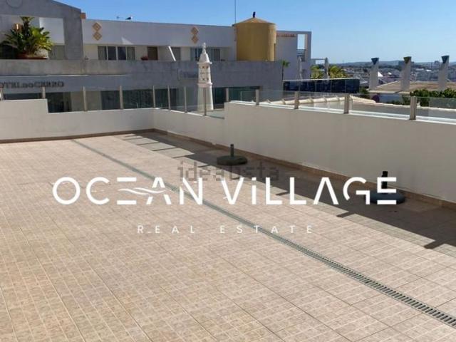 Moradia geminada em Albufeira, Albufeira e Olhos de Água