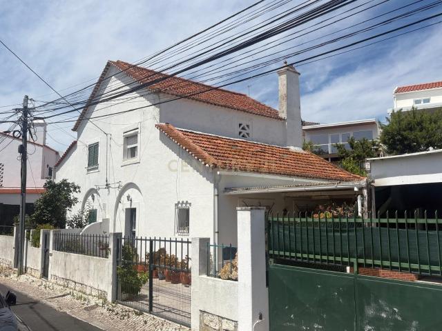 Moradia Geminada em Almada com Estacionamento e Luz Natural 84m² Almada, Cova da Piedade, Pragal e Cacilhas