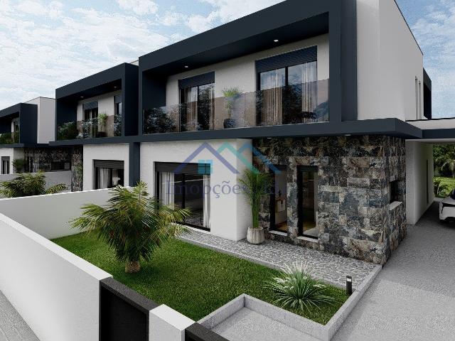 Moradia Geminada em construção T3+1 em Oiã