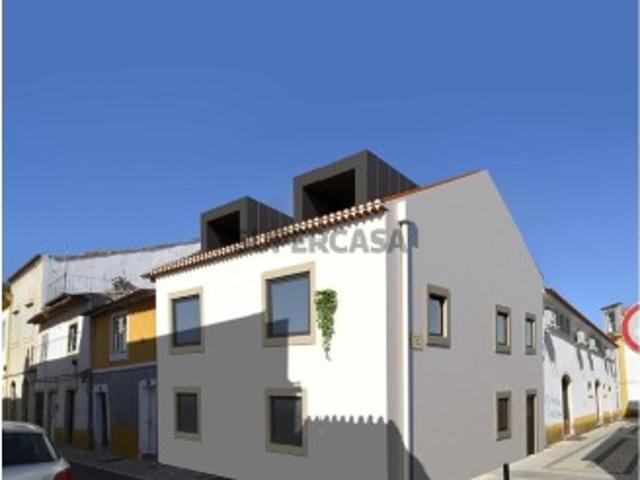 Moradia geminada em Tomar e Santa Maria dos Olivais de 104,96 m²