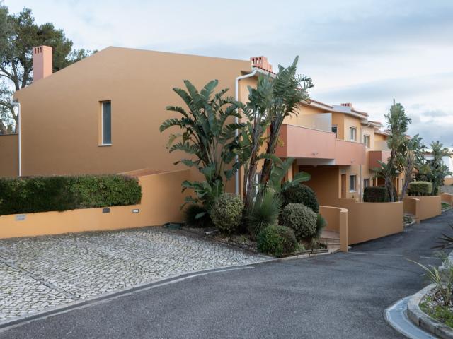Moradia Geminada para Arrendamento – Estoril