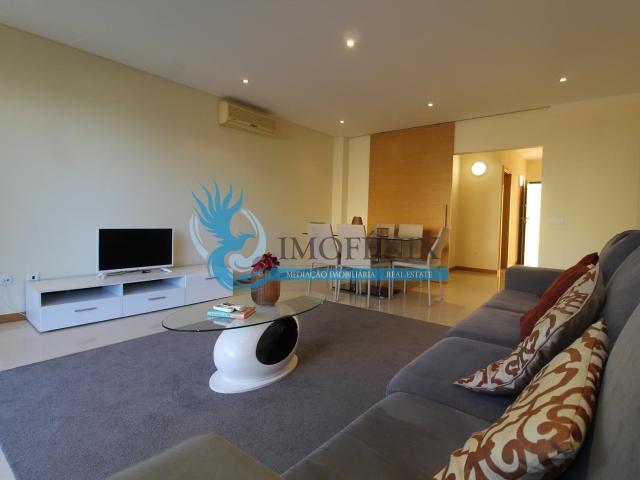 Moradia geminada renovada T2 com piscina e garagem Patroves. 131m² Albufeira e olhos de água