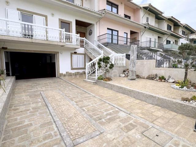 Moradia Geminada T4 / Marco de Canaveses, Alpendorada, Várzea e Torrão
