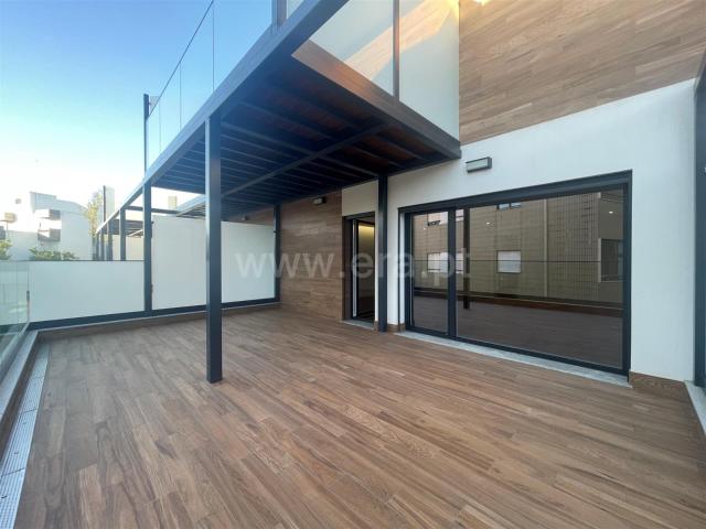 Moradia Geminada T4 | Marques de Pombal 238m² Leiria, Pousos, Barreira e Cortes