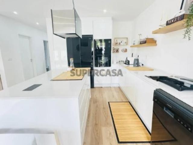 Moradia Geminada T4 | Moderna| Excelentes acabamentos | Caneças