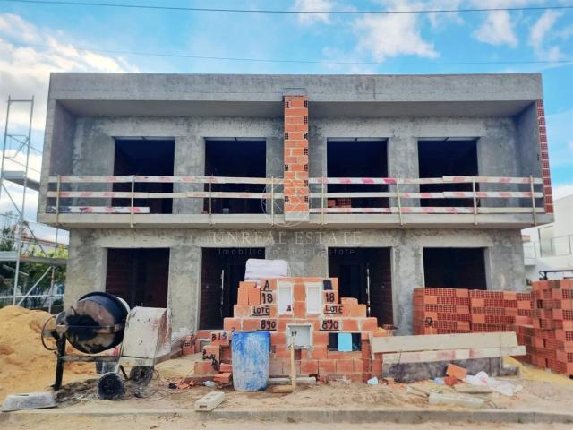 Moradia Geminada T4 Nova com Piscina e 3 Suítes em Redondos. 202m² Fernão Ferro