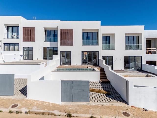 Moradia Geminada T4 nova com piscina | Parchal 180m² Estômbar e Parchal