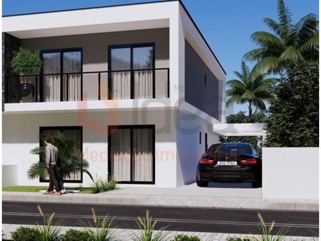 Moradia Geminada T4 com 3 Suites Redondos, Fernão Ferro 167m² Fernão Ferro
