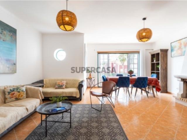 Moradia Geminada T4 com Terraço