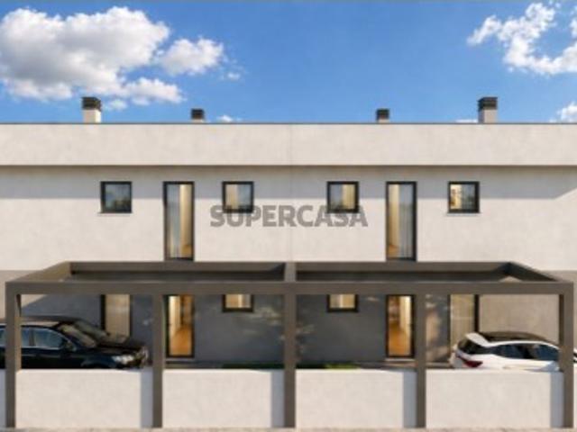 Moradia Geminada T4 com Piscina Fernão Ferro Seixal