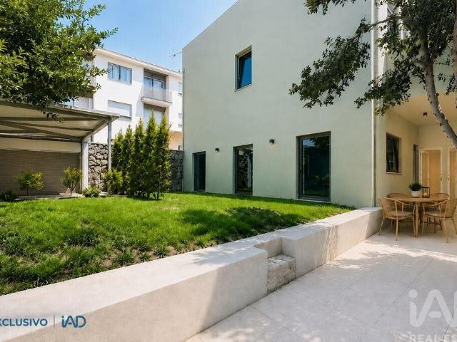 Moradia geminada T4 em Bonfim 258m² Porto