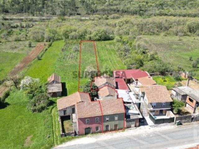 Moradia geminada T4 em Cumeeira de 274 m²