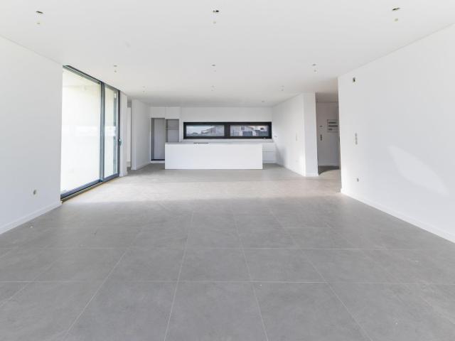 Moradia geminada T4 em Gouveia, Azenhas do Mar 247m² Sintra São Martinho