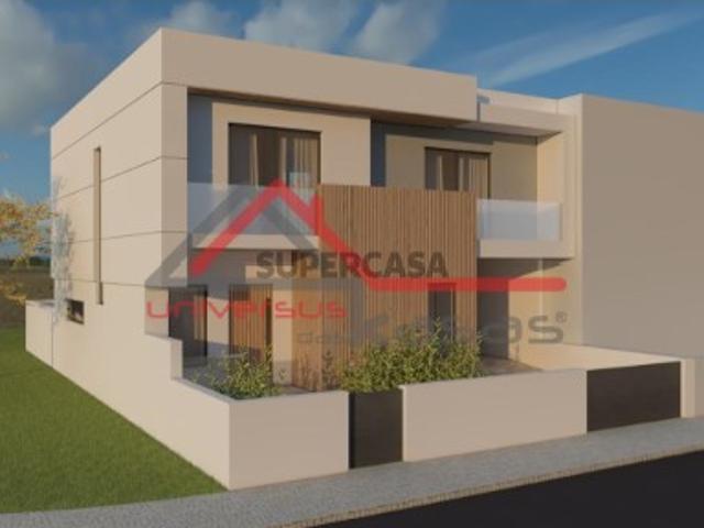 Moradia Geminada T4 em Pinhal Novo
