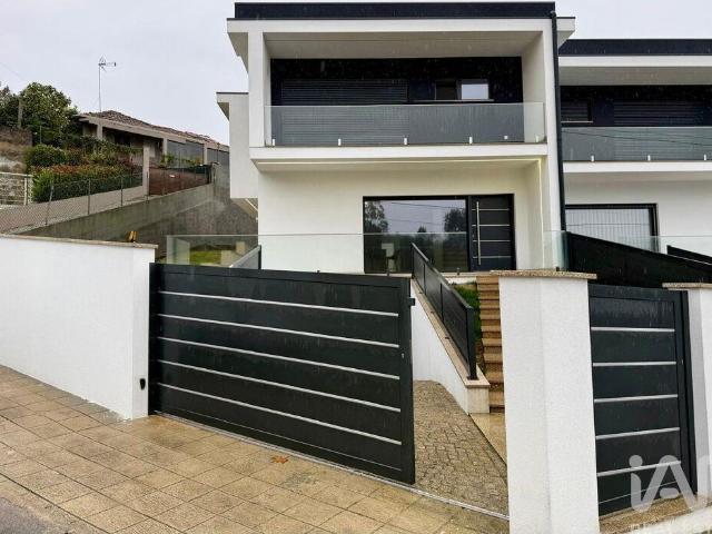 Moradia geminada T4 em Recezinhos São Mamede de 178 m² 178m² Recezinhos São Martinho
