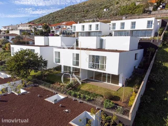 MORADIA GEMINADA T4 I CASAS BRANCAS I AJUDA I SÃO MARTINHO