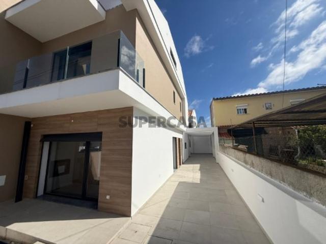Moradia Geminada T4 Pinhal do General