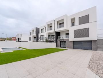 Moradia Geminada T4 Piscina Vale de Milhaços/Corroios