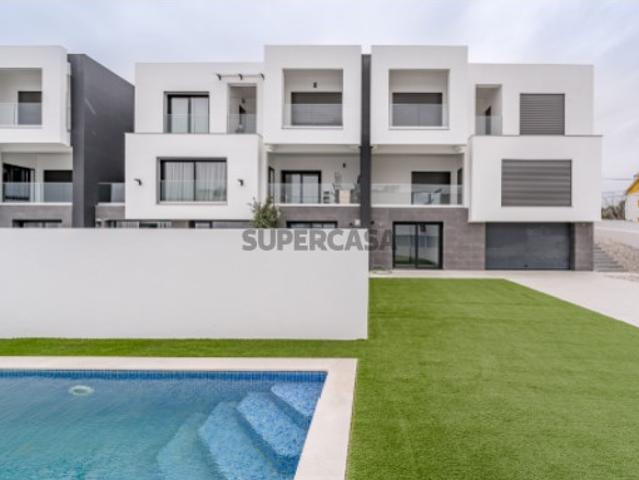 Moradia Geminada T4 Piscina Vale de Milhaços/Corroios