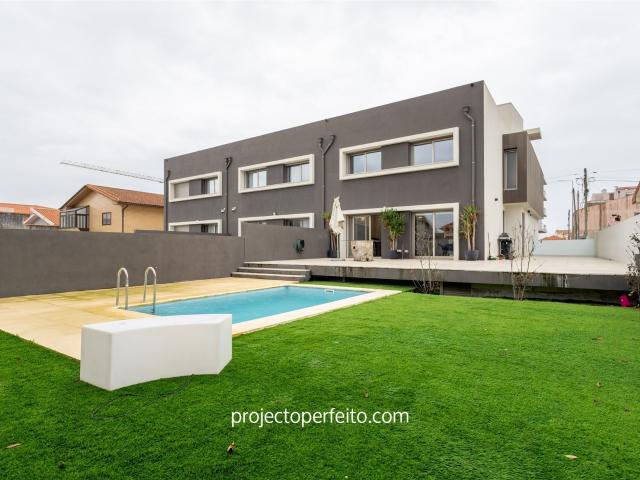 Moradia Geminada T4 Venda em Esmoriz,Ovar 262m² Esmoriz
