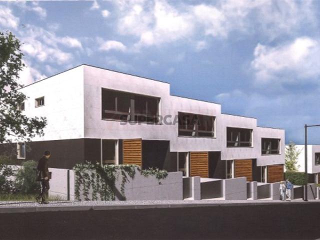 Moradia Geminada T4 Venda em Santo António dos Olivais,Coimbra