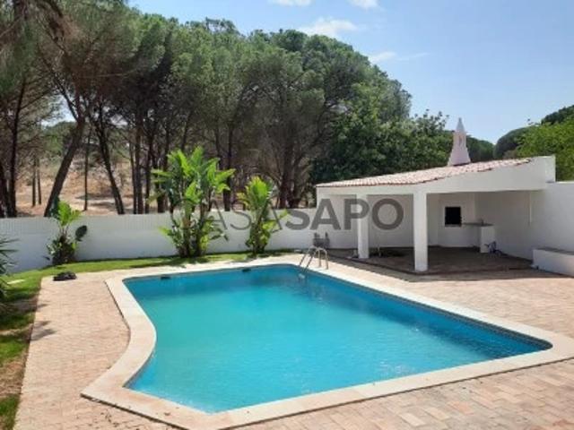 Moradia Geminada T5 Duplex para alugar em Loulé