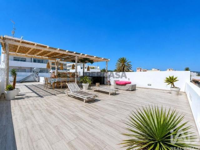 Moradia geminada T5 em Moncarapacho e Fuseta de 245 m²