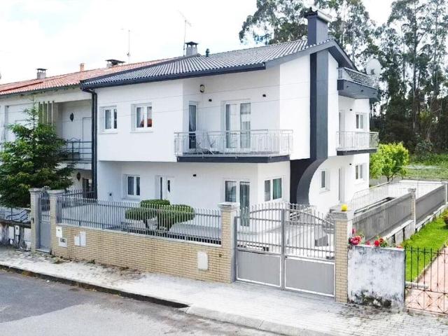 Moradia geminada T5 em Darque de 180 m² 180m² Darque