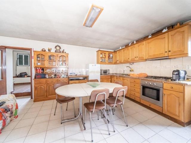 Moradia Geminada T5 / Fundão, Aço