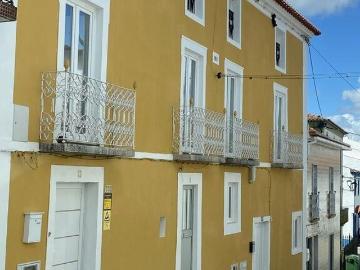 Moradia geminada T6 em Galveias de 379 m²