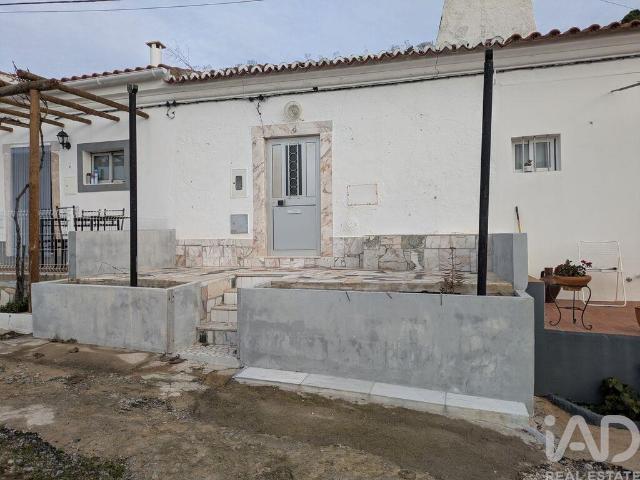 Moradia geminada T1 em Estremoz de 60 m²