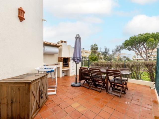 Moradia geminada T2+1, em Vilamoura, Algarve