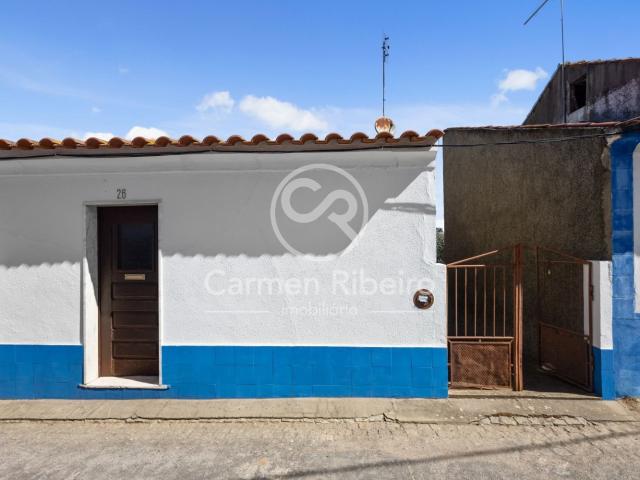 Moradia geminada T2 com quintal em Santo Amaro Sousel 70m² Sousel