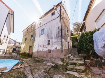 Moradia Geminada T2 / Covilhã, Casegas