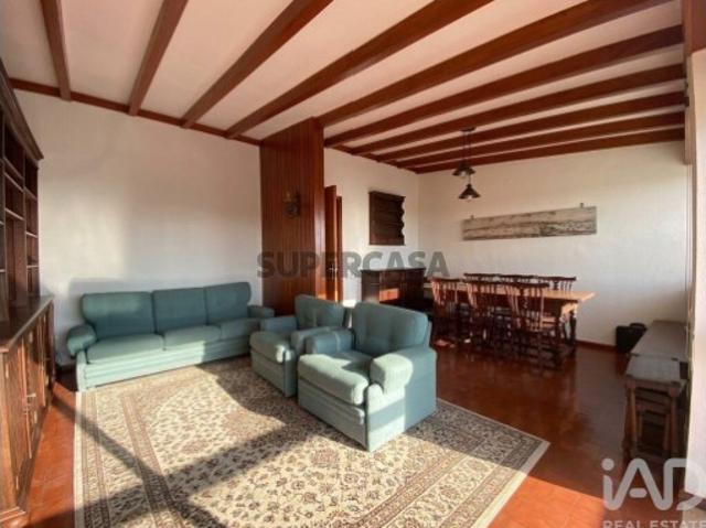 Moradia geminada T2 em Bárrio de 124 m²