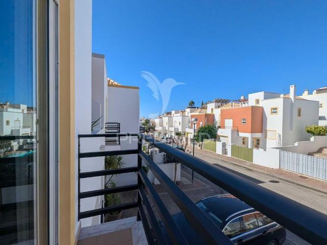 Moradia geminada t2 em tavira para arrendamento anual