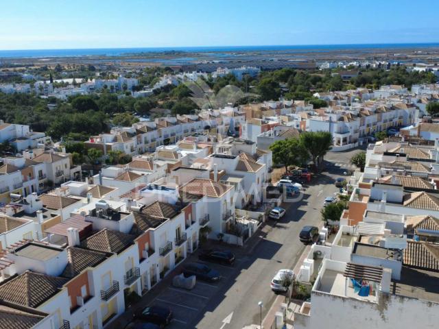 Moradia geminada T2 em Tavira para arrendamento anual